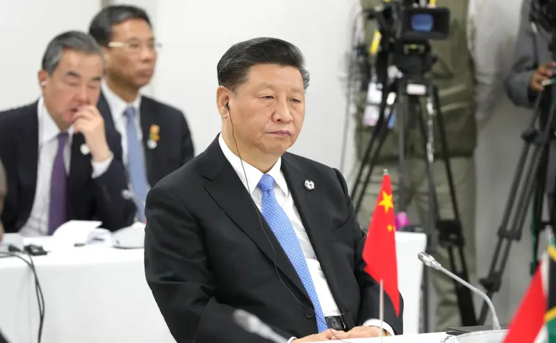 «Надо перестать говорить одно и делать другое»: глава КНР обвинил США в лицемерии