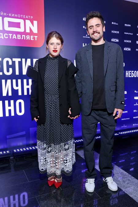 Оксана Акиньшина, Варвара Шмыкова с Даниилом Радловым и другие гости открытия кинофестиваля в Москве Оксана Акиньшина, Варвара Шмыкова с Даниилом Радловым и другие гости открытия кинофестиваля в Москве Звезды,Красная дорожка