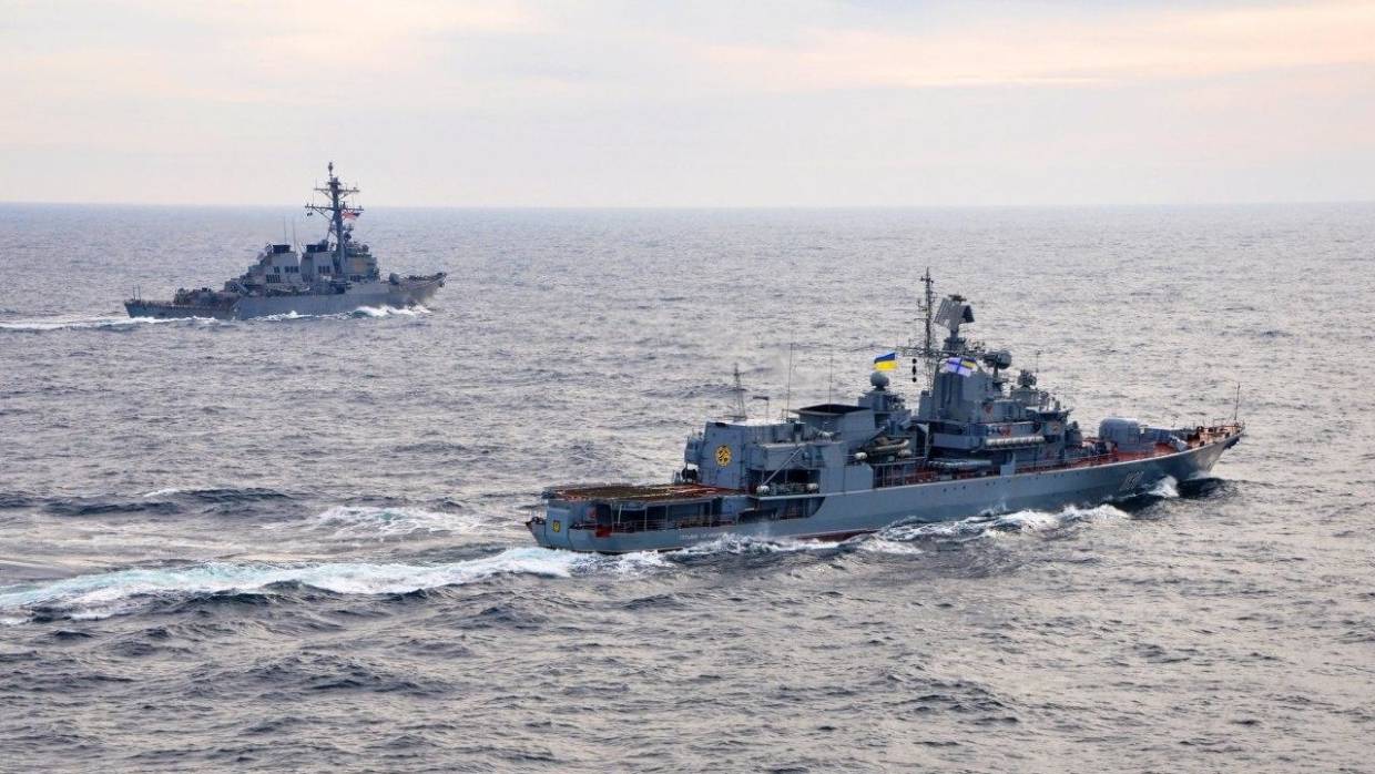 Украина обостряет обстановку на Черном море и в Донбассе под прикрытием США