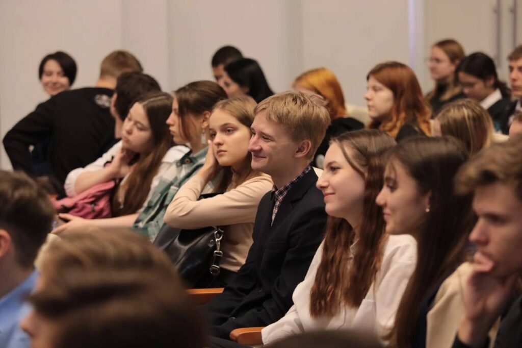 Школьники и студенты Рязани приняли участие в просветительской эстафете «Знание. Космос»