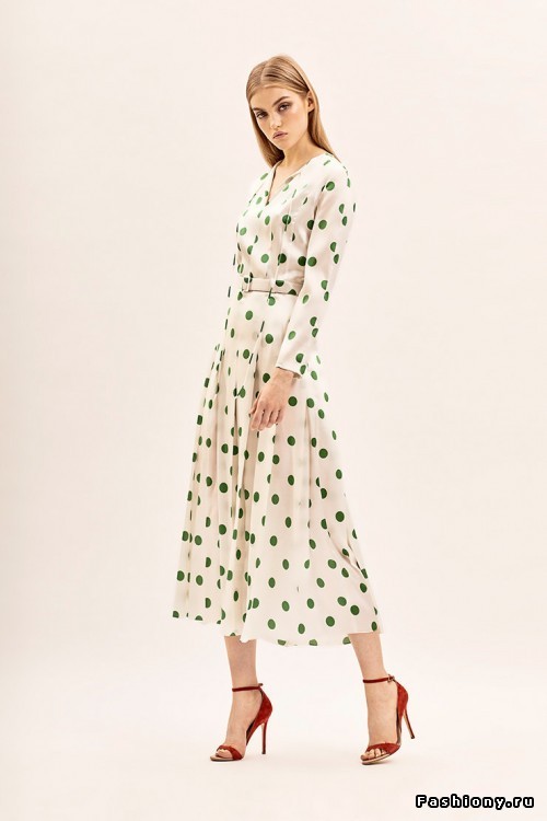 Вишни, горох, лакированные косухи в look-bookе Alexander Terekhov (resort 2019) Вишни, горох, лакированные косухи в look-bookе Alexander Terekhov (resort 2019)