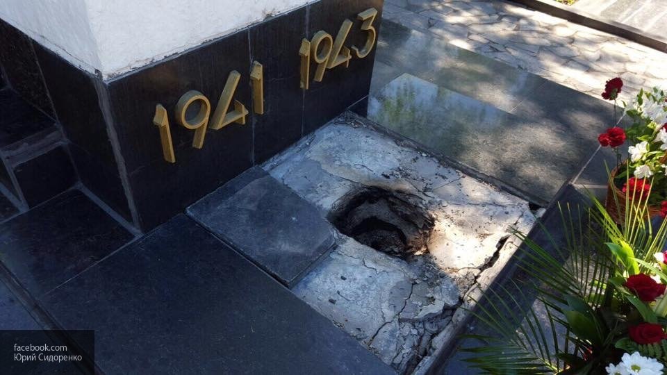 В Варшаве вандалы осквернили кладбище-мавзолей советских солдат