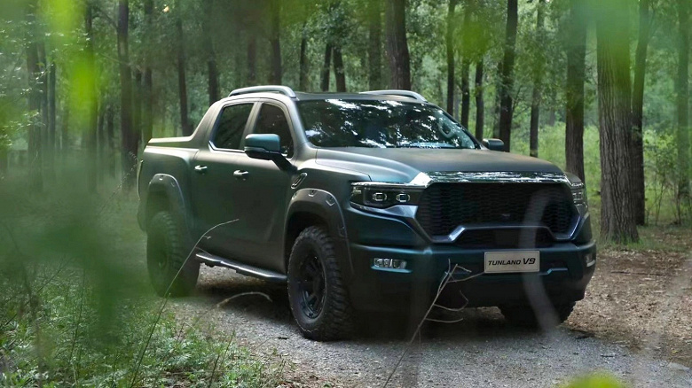 Рама, 8-ступенчатый «автомат», честный полный привод и гарантия 150 тыс. км. Первый Foton Tunland V9 продан в России