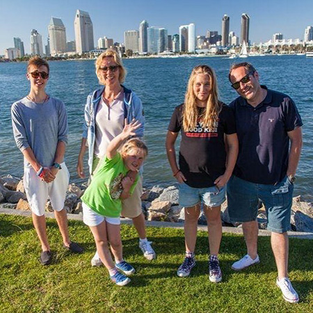 Татьяна Лазарева трогательно поздравила Михаила Шаца с 55-летием: "Примерно половину из этого времени мы были рядом" Звездные пары