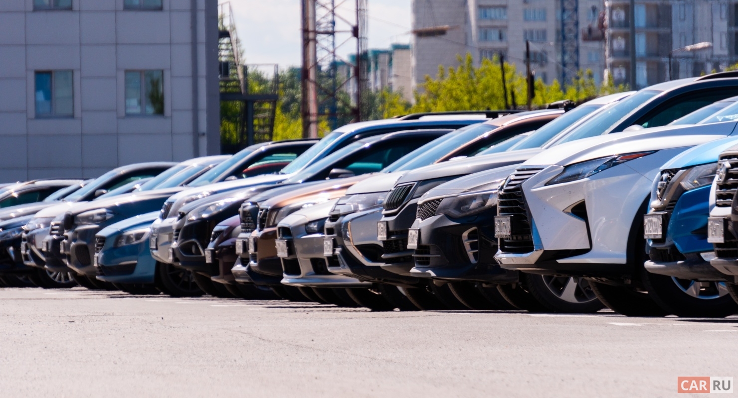 Эксперты рассказали о распространенном нарушении правил парковки во дворе