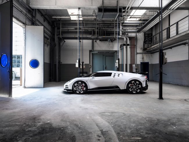 Роскоши много не бывает: Bugatti Centodieci — наследник модели EB110, стоимостью 650,7 млн рублей Роскоши много не бывает: Bugatti Centodieci — наследник модели EB110, стоимостью 650,7 млн рублей Автомобили