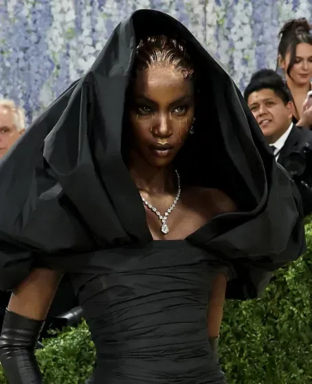 Met Gala — 2026: Шер, Рози Хантингтон-Уайтли, Кейт Мосс, Вера Вонг на красной дорожке Images, костюма, дорожку, вышли, Метрополитенмузее, Санчес, Лорен, Сандэй, дочерью, Кидман, Николь, Сейфрид, Кравиц, Дженнер, Аманда, Хадид, Джиджи, Купера, Кайли, Хайди