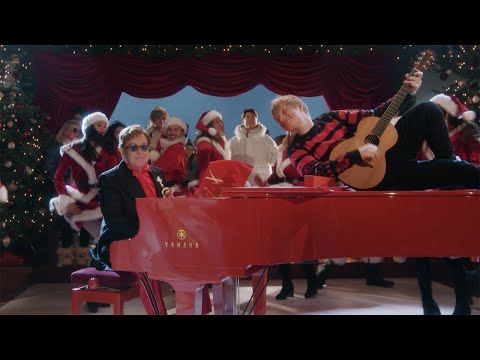Эд Ширан и Элтон Джон сняли самый милый и уютный клип на Рождество