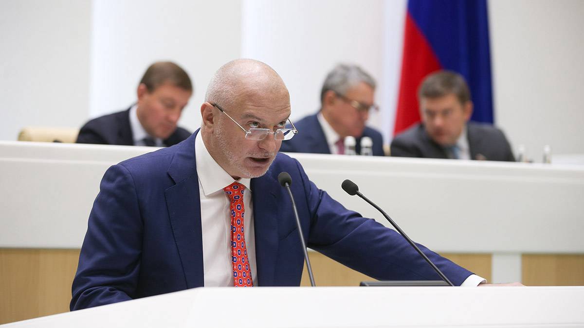 Сенатор Клишас прокомментировал слова Цекова об ограничении выезда из России