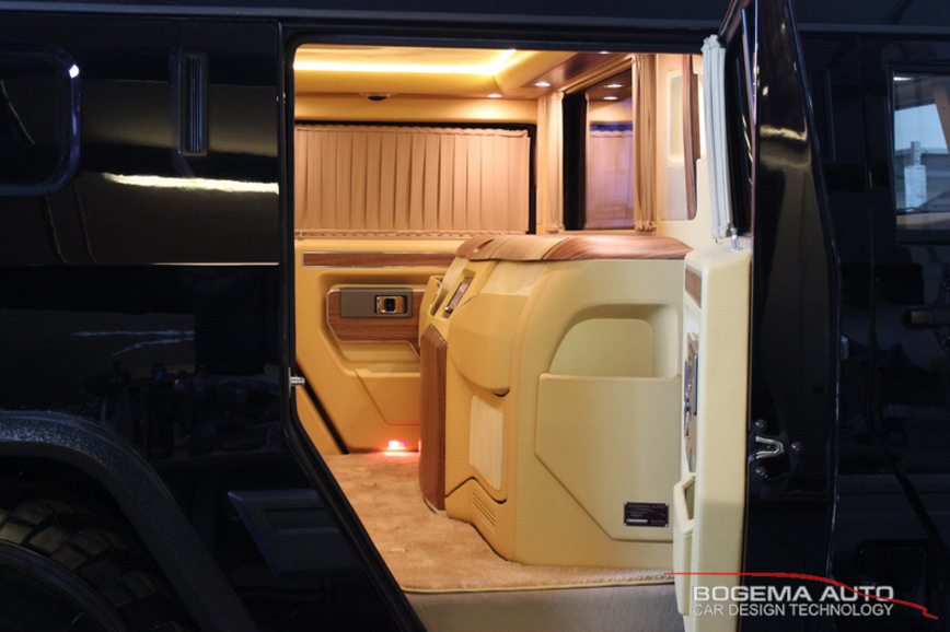 Московское тюнинг-ателье превратило армейский «Тигр» в шикарный внедорожник для VIP-персон Московское тюнинг-ателье превратило армейский «Тигр» в шикарный внедорожник для VIP-персон авто и мото