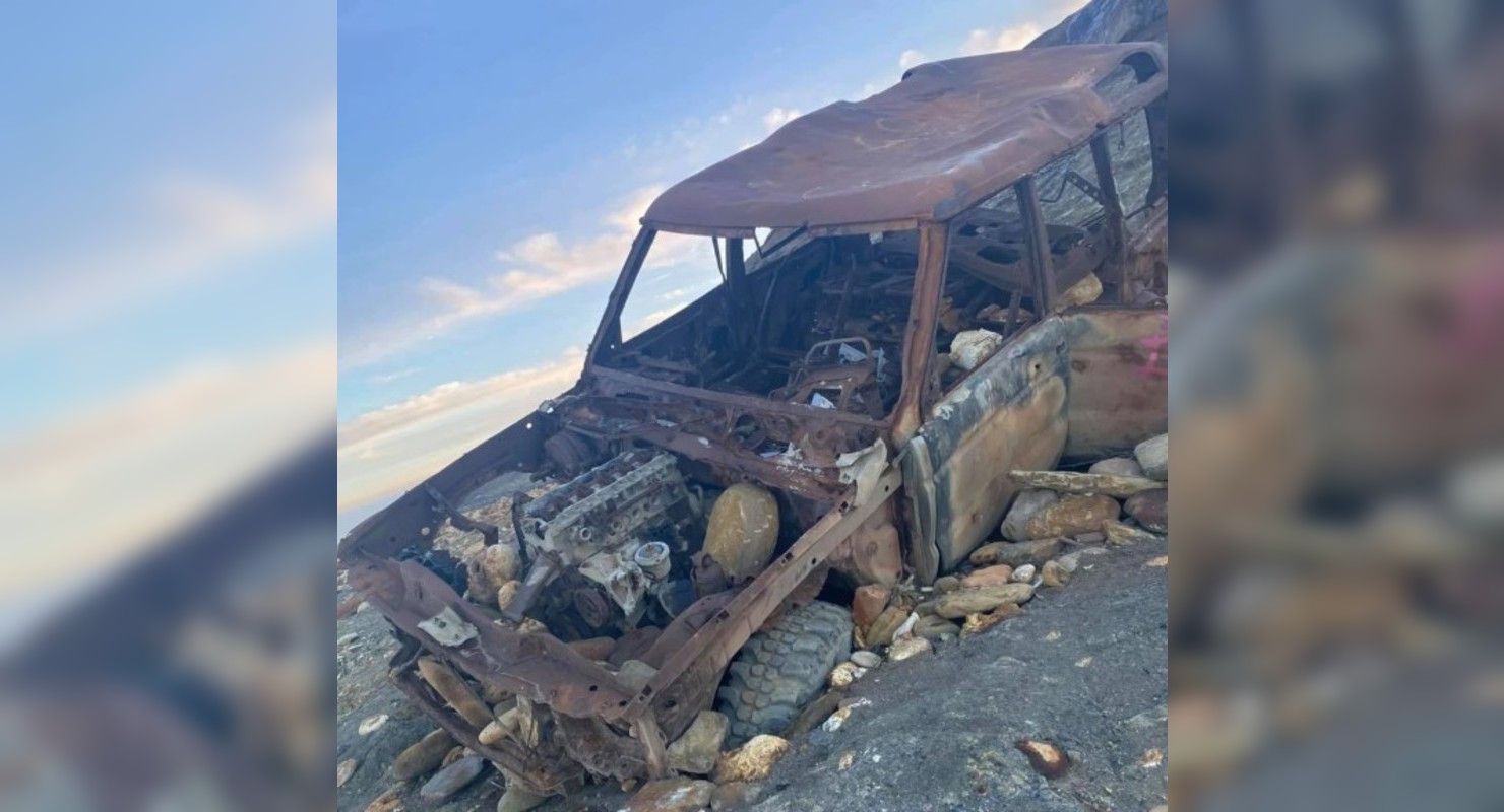 Во что превратился пролежавший долгое время в воде и выброшенный на берег внедорожник