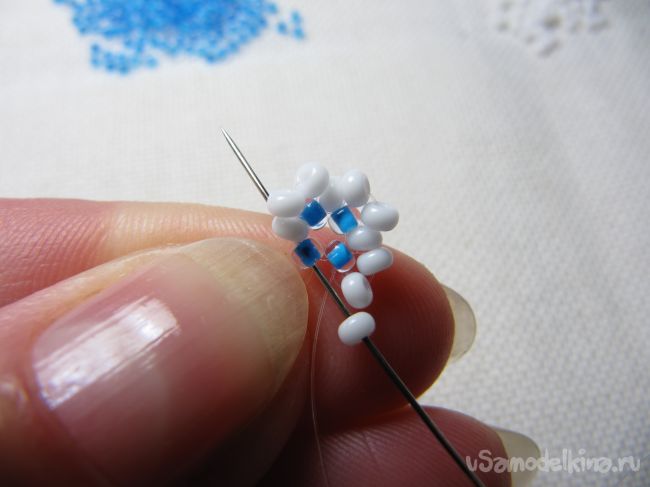 Браслет из бисера «Снежная королева» 