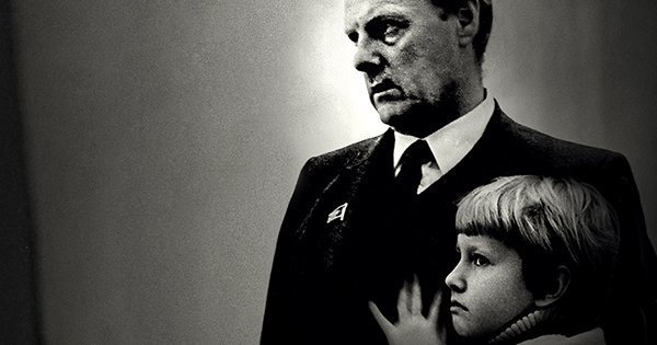 ÐаÑÑинки по запÑоÑÑ Â«Ðн говоÑил, ÑÑо нелÑÐ·Ñ Ð±ÑÑÑ Ñакой ÑоманÑиÑной и идеалиÑÑиÑной». ÐÑÐµÐ½Ð¸Ñ Ð¡Ð¾Ð±Ñак â о ÑвоÑм оÑÑе