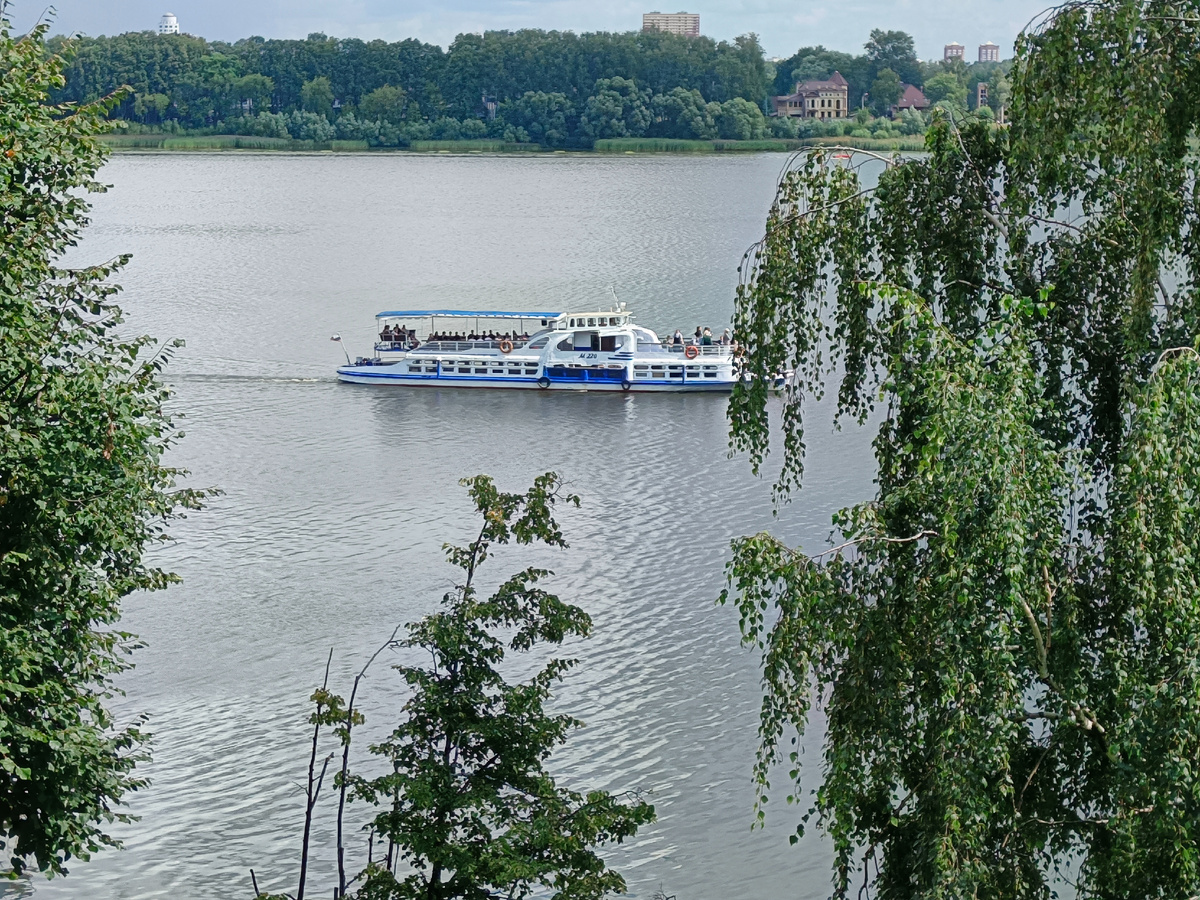 Волга с набережной Ярославля