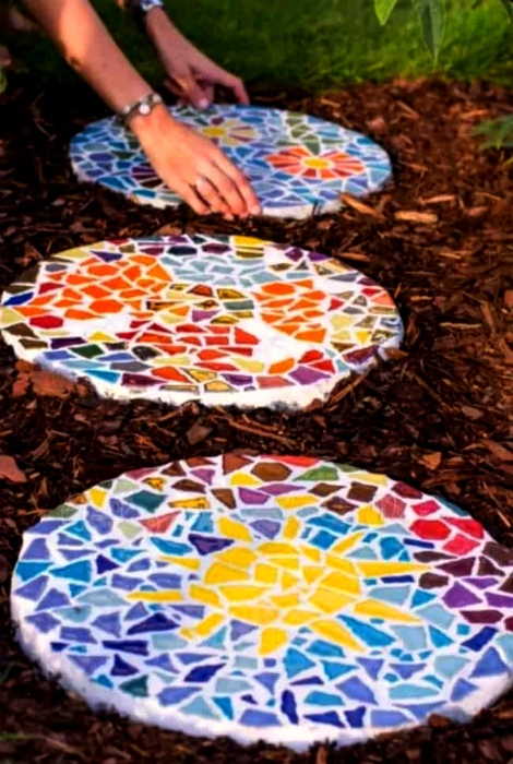 14 ярких мозаик, которые можно создать во дворе своими руками дорожка, использовать, мозаики, мозаикой, можно, вашем, можете, разноцветной, пластиковых, присутствуют, декора, использованием, преобразить, мозаикаФантастическая, цветной, узорами, помощью, участка, создания, станет