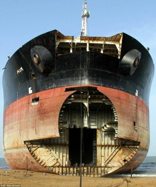 Тяжелая судьба морских судов