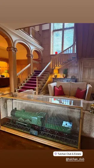 Ксения Сухинова отдыхает в шотландском поместье своего возлюбленного — 