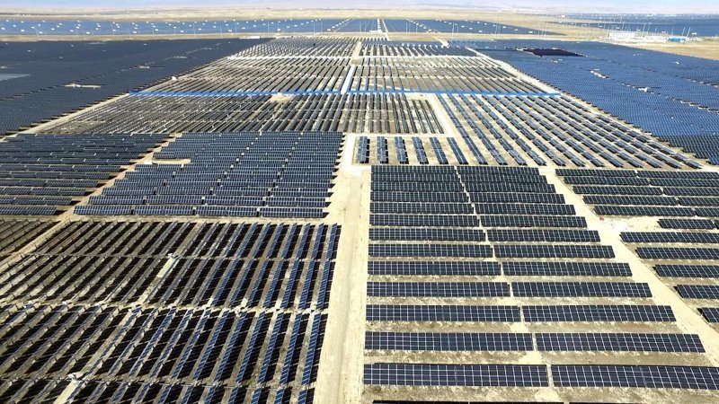 Солнечный парк в китайской провинции Цинхай строится с 2013 года и беспрерывно расширяется Цинхай, китай, мир, солнечная батарея, солнечная ферма, солнце, электроэнергия