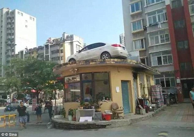 Как в Китае наказывают тех, кто паркуется как чудак ynews, и такое бывает, китай, наказание, неправильная парковка, последнее предупреждение, я паркуюсь как му*ак, я паркуюсь как чудак