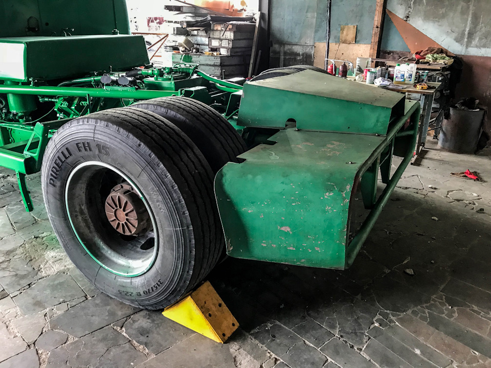 Гоночный КрАЗ с мотором от танка Гоночный КрАЗ с мотором от танка авто,автомобиль,машины,ремонт,Россия,СССР,тюнинг