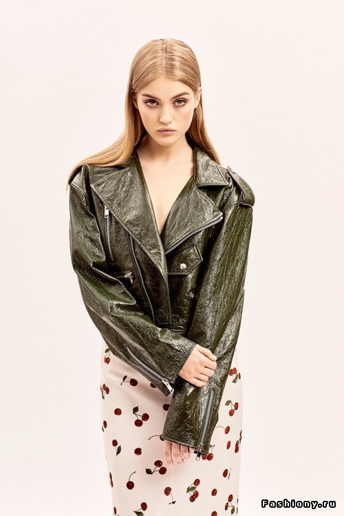 Вишни, горох, лакированные косухи в look-bookе Alexander Terekhov (resort 2019) Вишни, горох, лакированные косухи в look-bookе Alexander Terekhov (resort 2019)