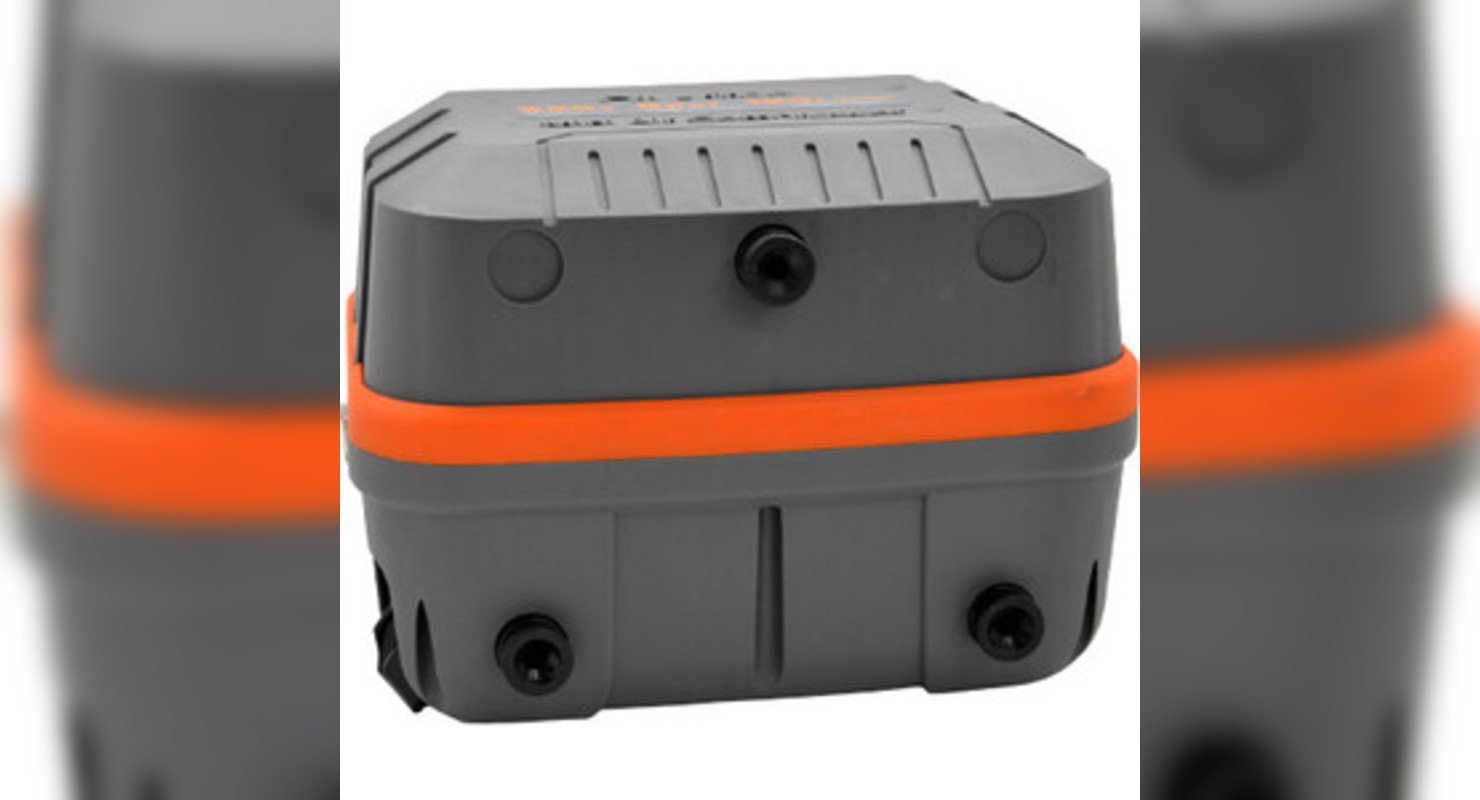 Для чистки, диагностики и даже смены масла: зачем нужен гаражный компрессор