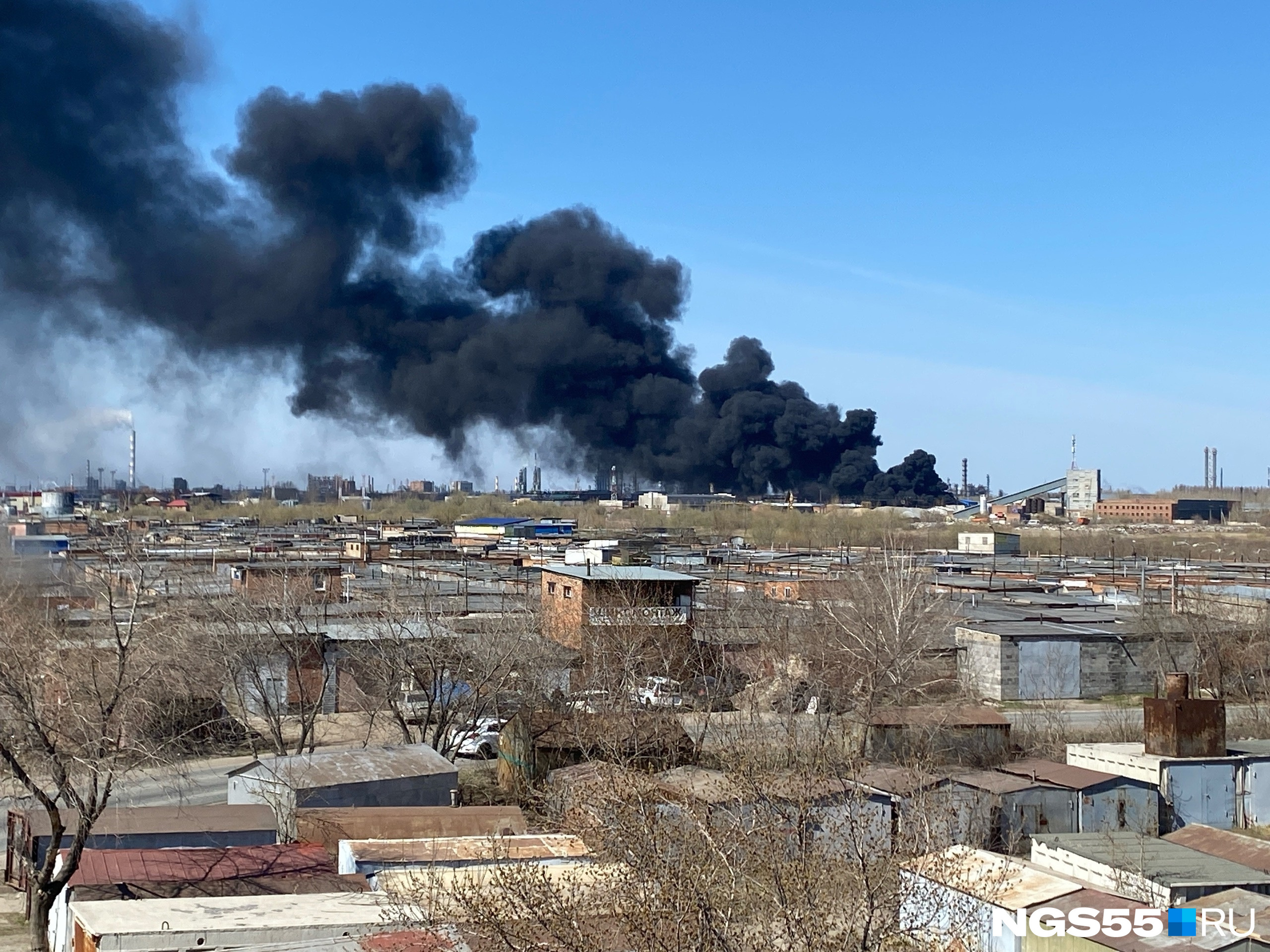 В Омске горят емкости с нефтепродуктами: онлайн-трансляция