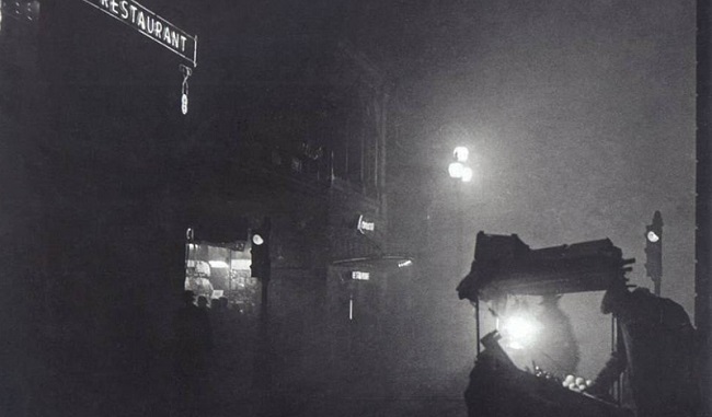 В холодную ночь на 5 декабря 1952 года, ужасный смог накрыл столицу Великобритании целиком