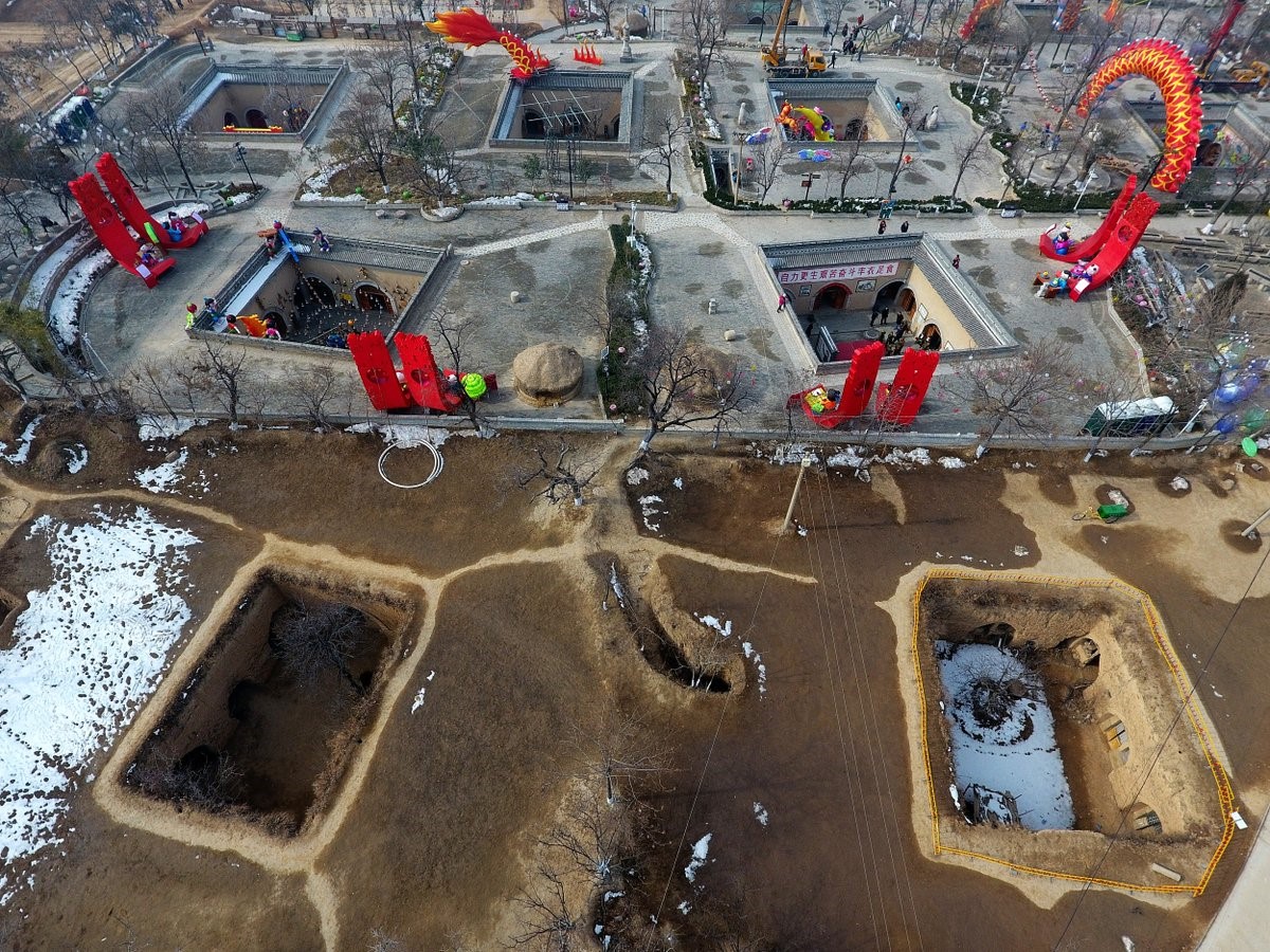 Почему в Китае некоторые люди до сих пор живут в пещерных домах Почему в Китае некоторые люди до сих пор живут в пещерных домах