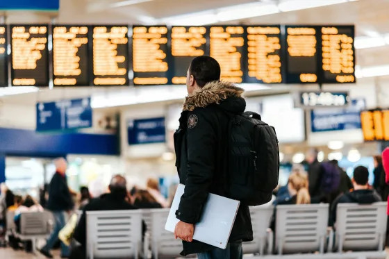 В приложении MAX появилась возможность забронировать отель