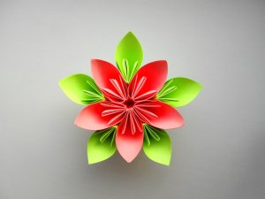 Цветы из бумаги. Поделки оригами