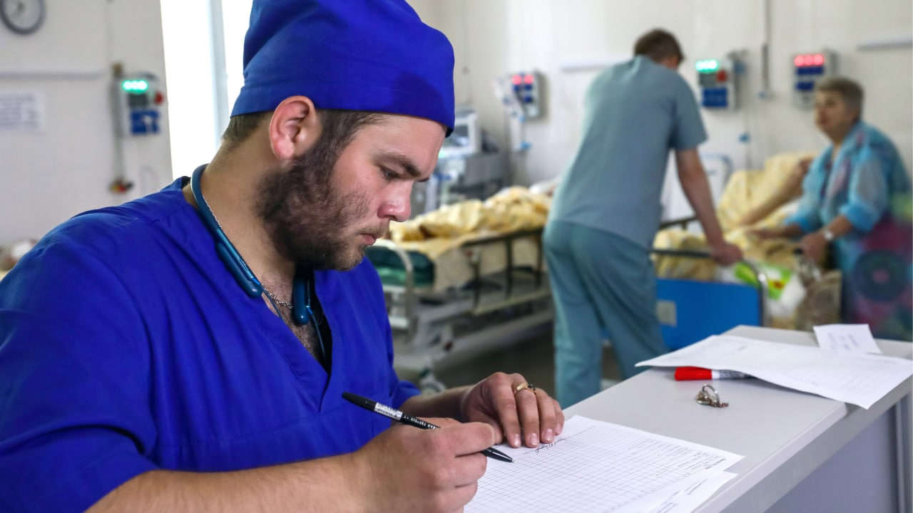 Врач рассказала, как беженцы из Украины и Донбасса помогут перекрыть кадровый голод в медицине Крыма