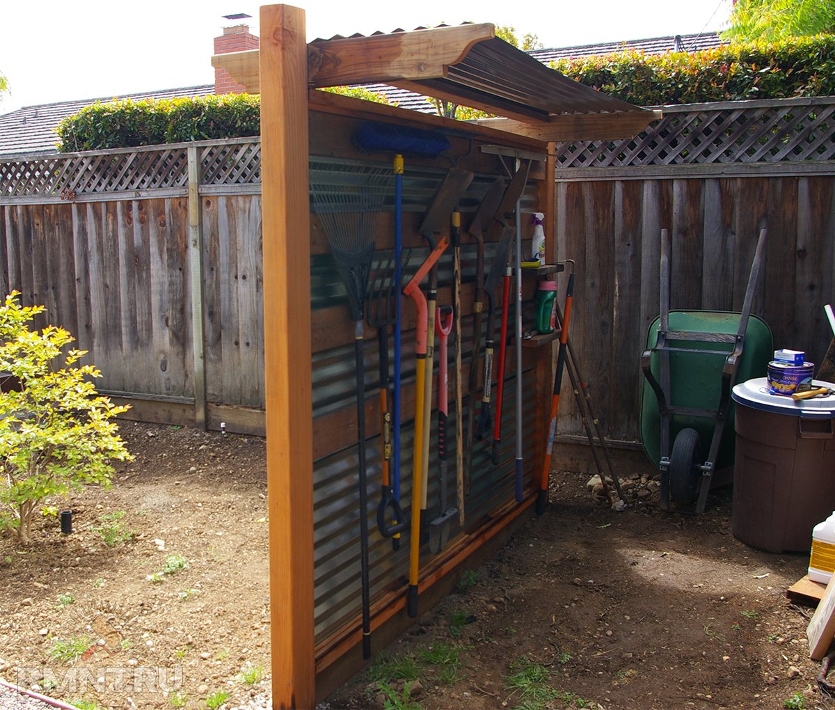 Как замаскировать неприглядные вещи на участке благоустройство территории,ландшафный дизайн