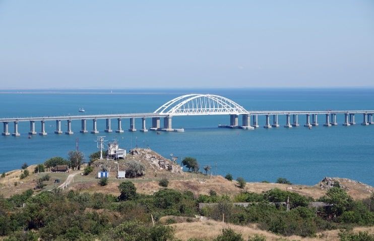 Власти Кубани организовали стоянки для водителей после ЧП на Крымском мосту