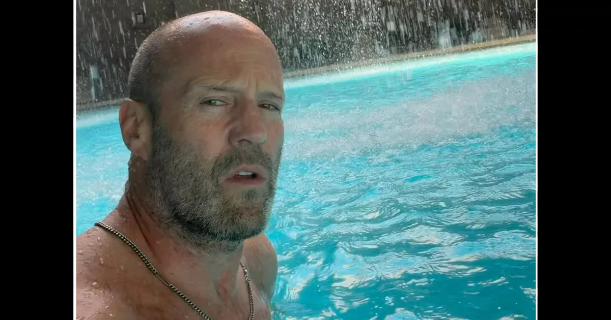 "Самый русский из всех русских". Поклонники из России вновь атаковали соцсети Джейсона Стэтхема "пацанскими" цитатами