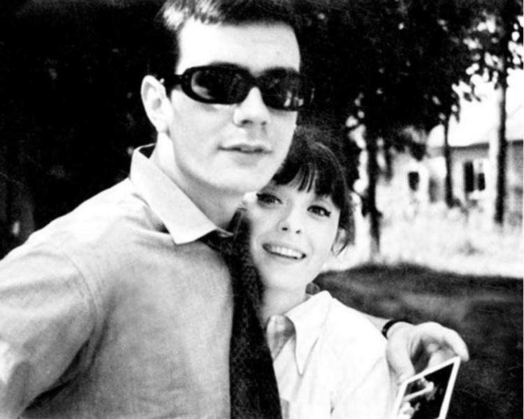 «С ней у меня попросту снесло крышу»: Никита Михалков неожиданно признался в любви к известной актрисе «С ней у меня попросту снесло крышу»: Никита Михалков неожиданно признался в любви к известной актрисе наши звезды