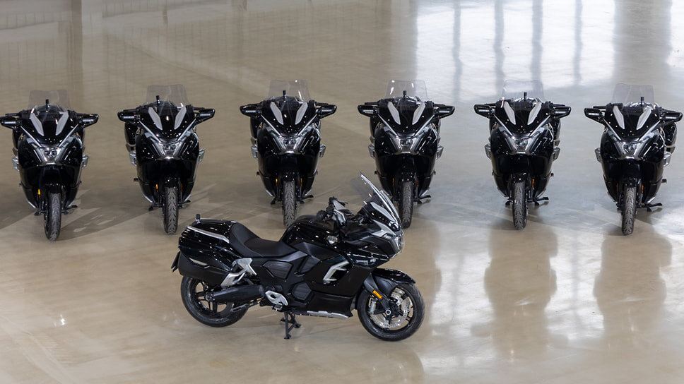 Фото: НАМИ????Эскортные мотоциклы Aurus Merlon