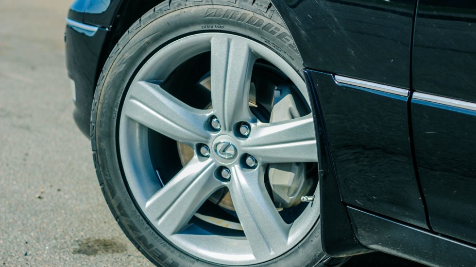 Lexus LS430 колесо