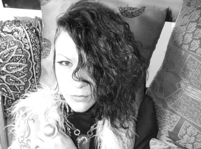 Внучка Сталина стала звездой социальных сетей Внучка Сталина стала звездой социальных сетей