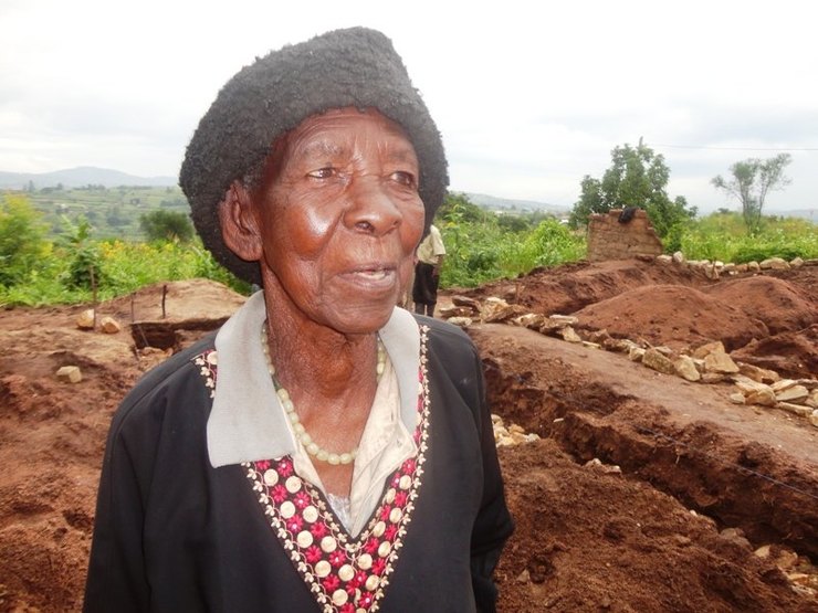 Знаменитая Ведьма из Руанды, которая спасла сотни жизней личности,Руанда
