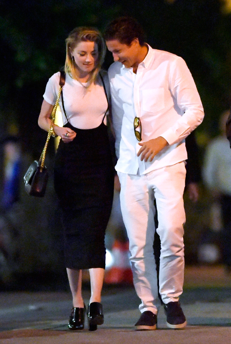 Знакомство с мамой и прогулки под луной: как развивается роман Ирины Шейк и Вито Шнабеля Знакомство с мамой и прогулки под луной: как развивается роман Ирины Шейк и Вито Шнабеля Звезды,Звездные пары