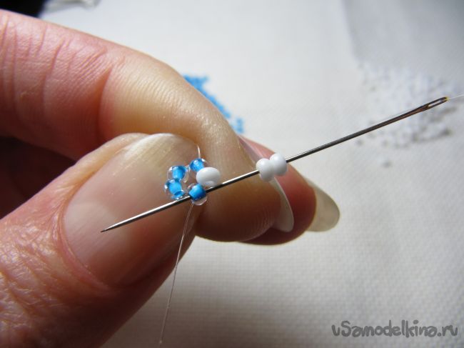 Браслет из бисера «Снежная королева» 