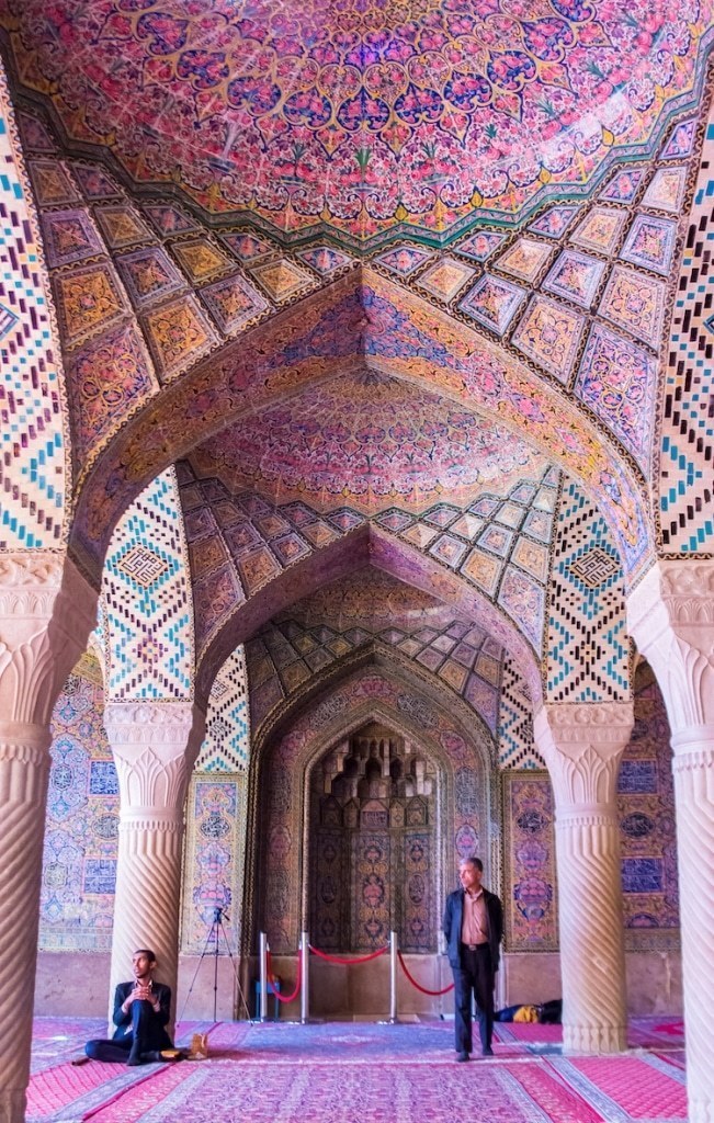 Калейдоскоп цветов потрясающей иранской Розовой мечети архитектуры, самых, витражи, через, цвета, мечеть, мечетей, Розовая, альМульк, столетия, только, здание, дизайна, элементы, поразительные, другие, мечети, света, отражение, построено