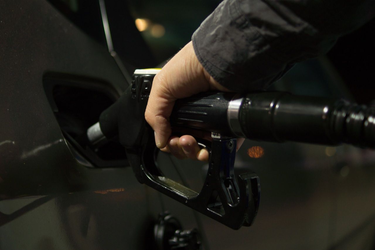 Высокие цены на топливо вынуждают американцев воровать бензин с автозаправок Экономика