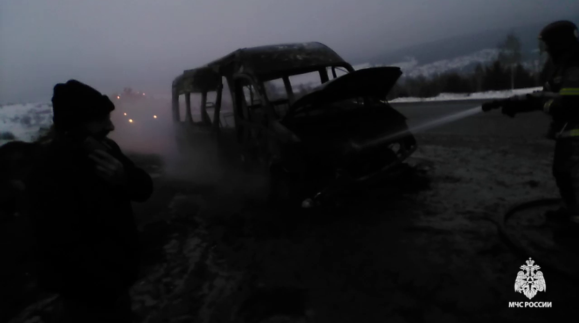 В Челябинской области в горящем автобусе спали люди