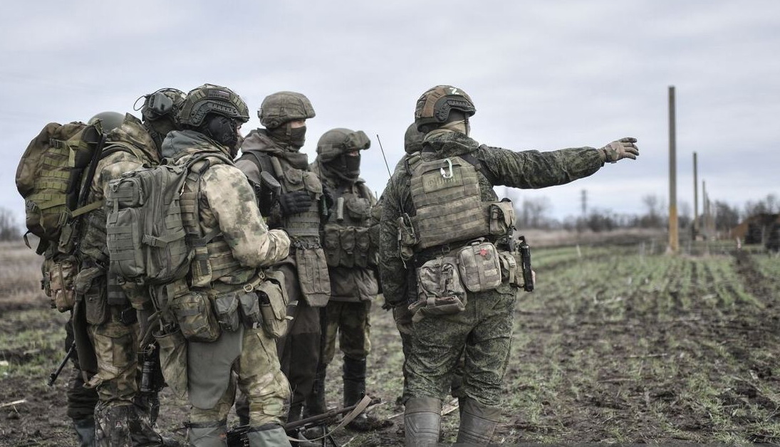 Российские подразделения, ведущие бои за освобождение Артемовска (Бахмута), быстро меняют тактику, уже не идут...