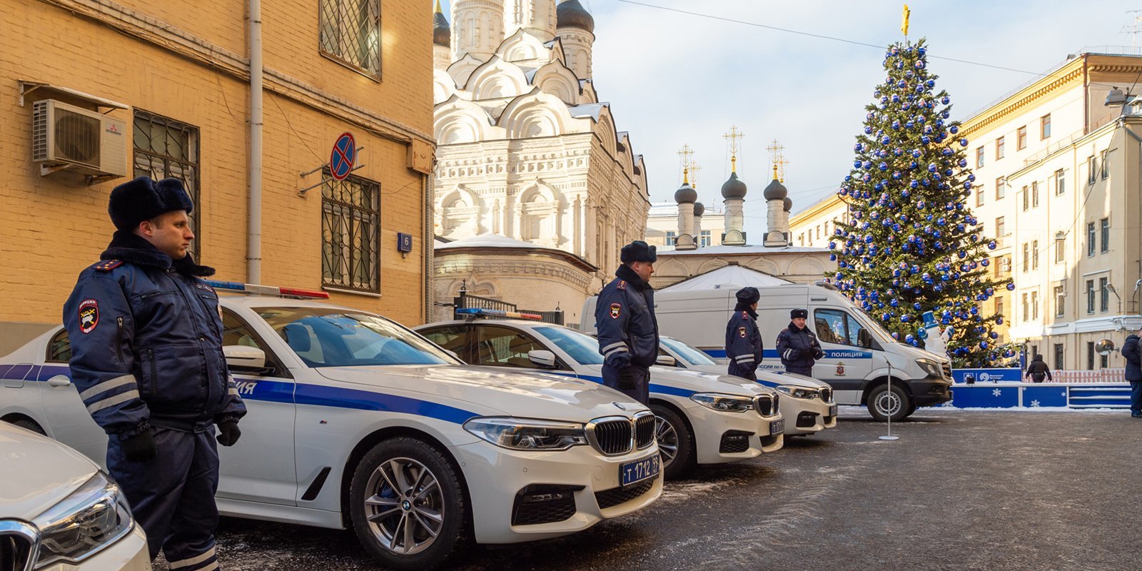 Москва подарила гаишникам спортседаны BMW