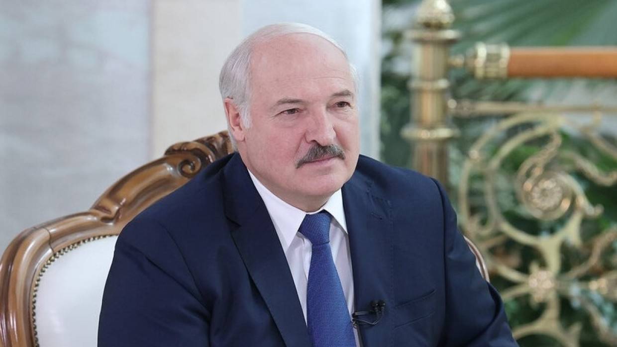 Лукашенко предложил митингующим в Казахстане договориться с властью