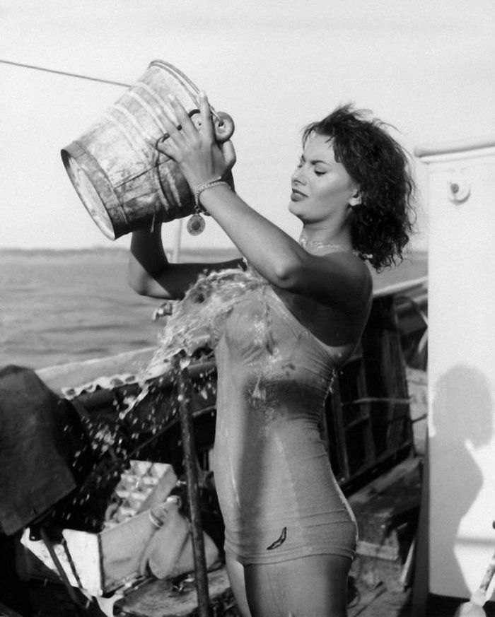 Пляжная мода 50-х и 60-х годов: купальники знаменитых красавиц Пляжная мода 50-х и 60-х годов: купальники знаменитых красавиц