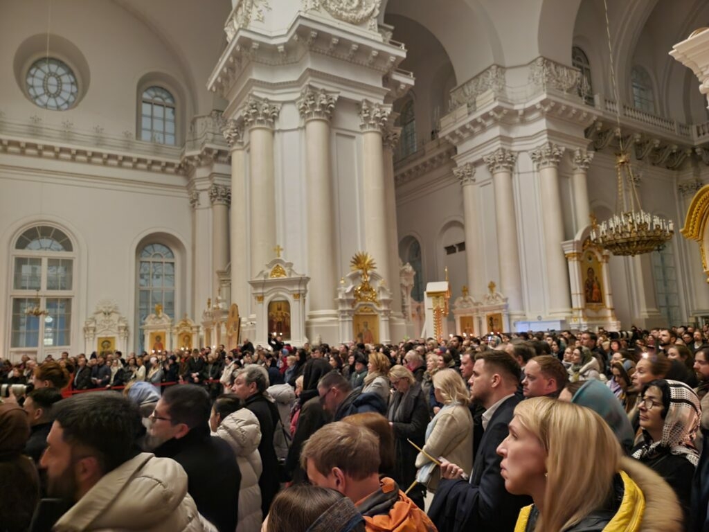 Смольный собор в блокаду Санкт Петербурге